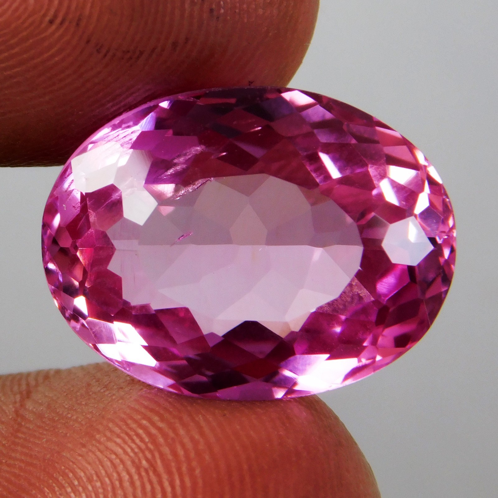 IGL CERTIFIED 18.70 ct IF Oval Natural Vivid Pink Sapphire – Unheated Gemstone