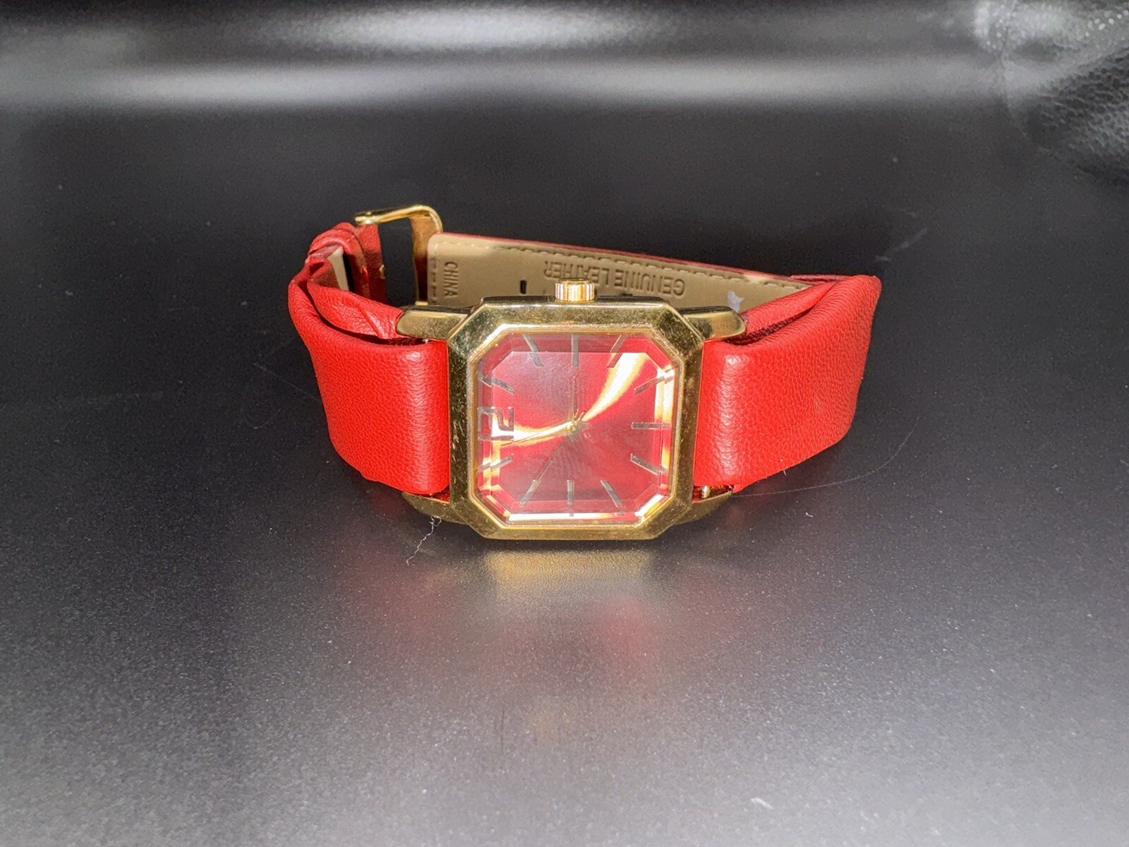 Joan Rivers Red Watch Gold Tone Vintage Retro V377 needs battery
