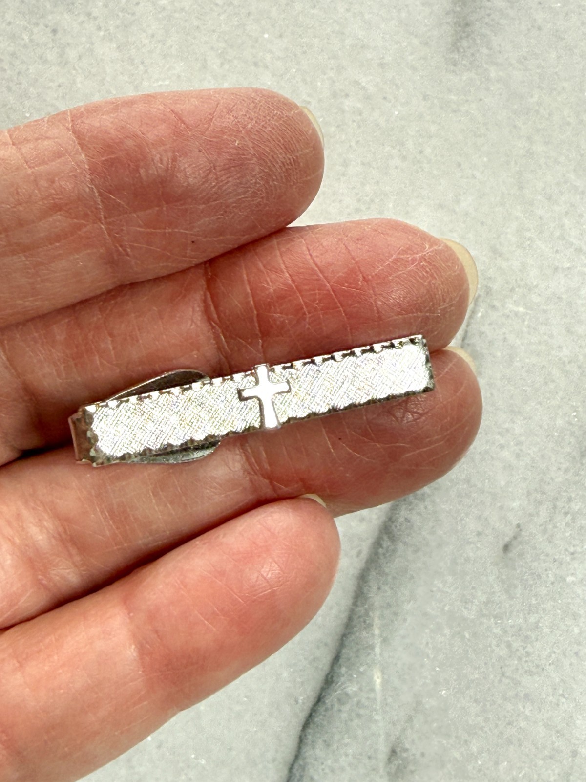 Vintage Silver Tone Men’s Tie Bar Brushed Finish with Cross