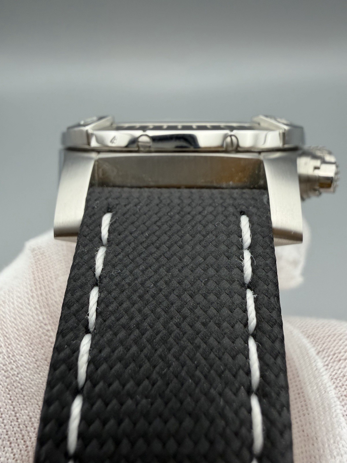 Breitling Avenger A24315101B1X2