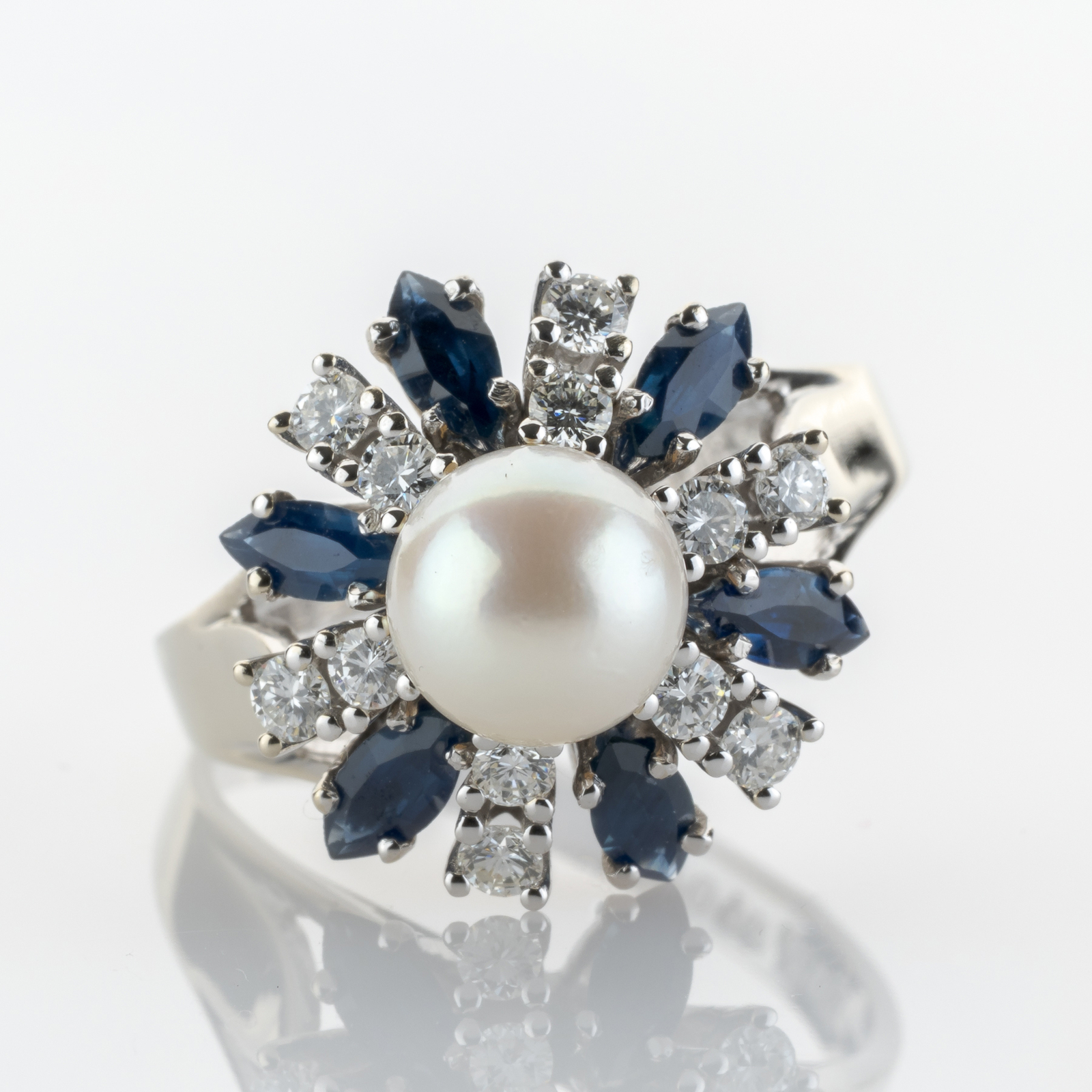 Vintage 585 gold ring with pearl, 0.46ct sapphires and 0.44ct brilliant diamonds