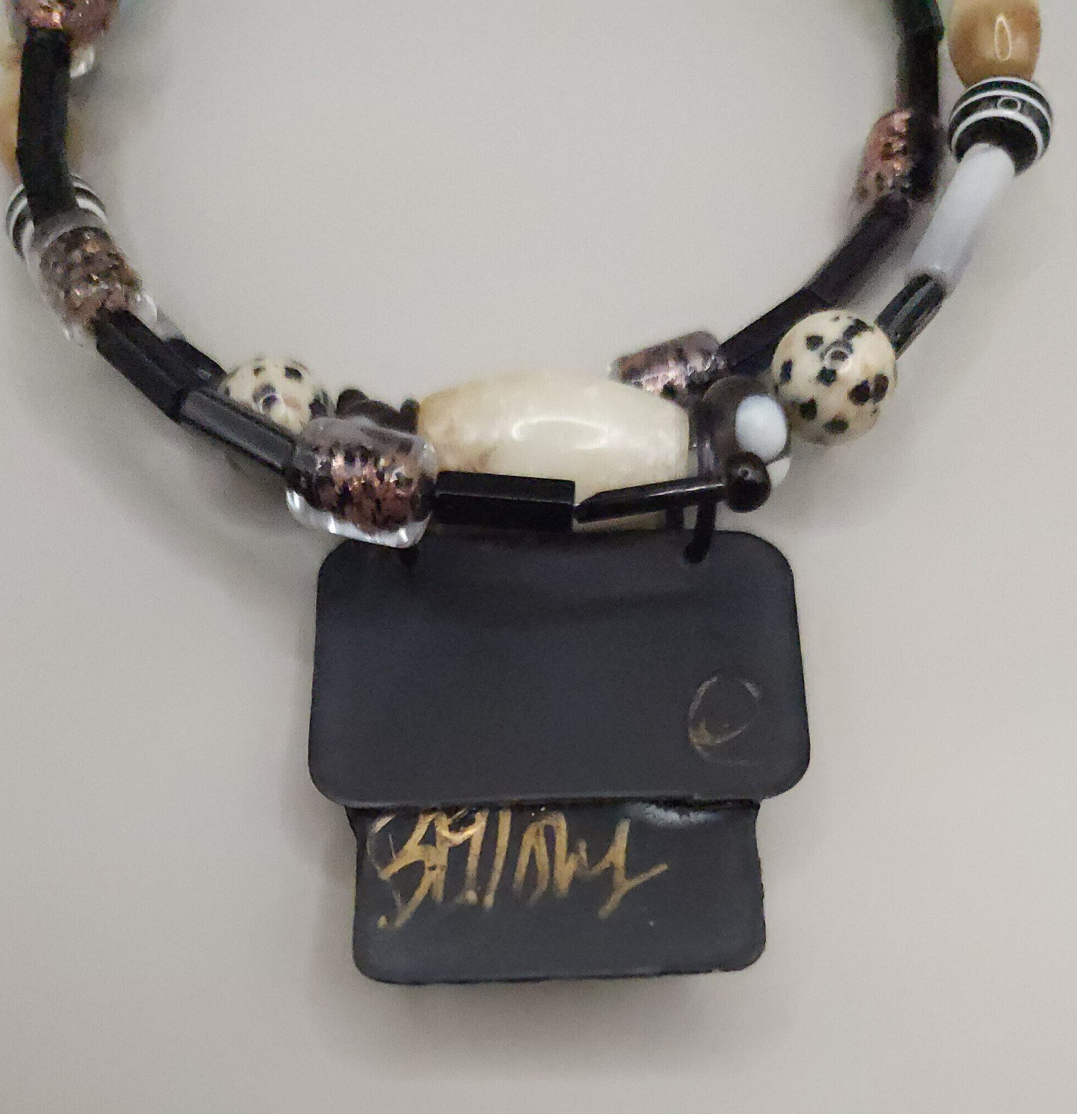 Suzanne Bellows Artisan Mixed Media Pendant Choker Necklace Memory Wire 22″