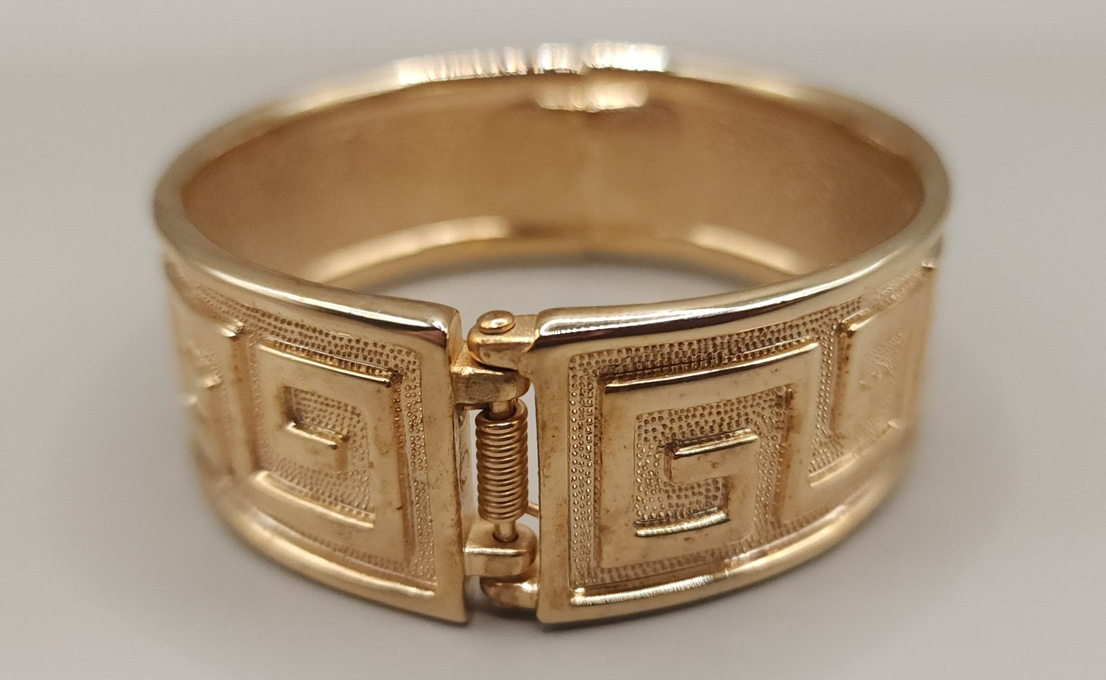 Vintage Greek Key Hinged Bangle Bracelet Heavy 10K Gold Plated Chunky 82g