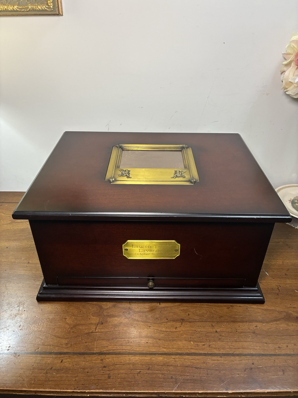 Vintage Bombay Co Large Mahogany Wooden Keepsake Jewelry Box Brass Picture Frame