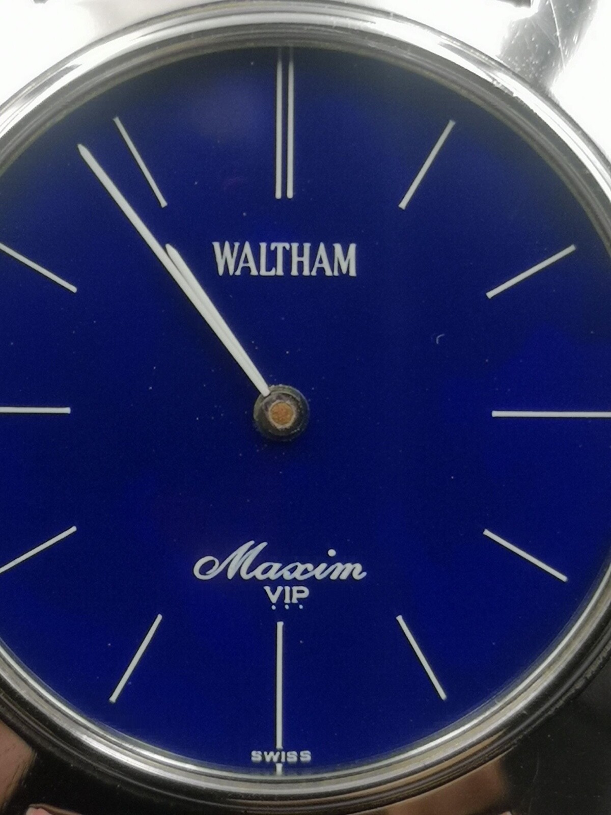 Vintage And Rare WALTHAM Maxim VIP Hand-Winding Unisex watch. 17 Jewels.