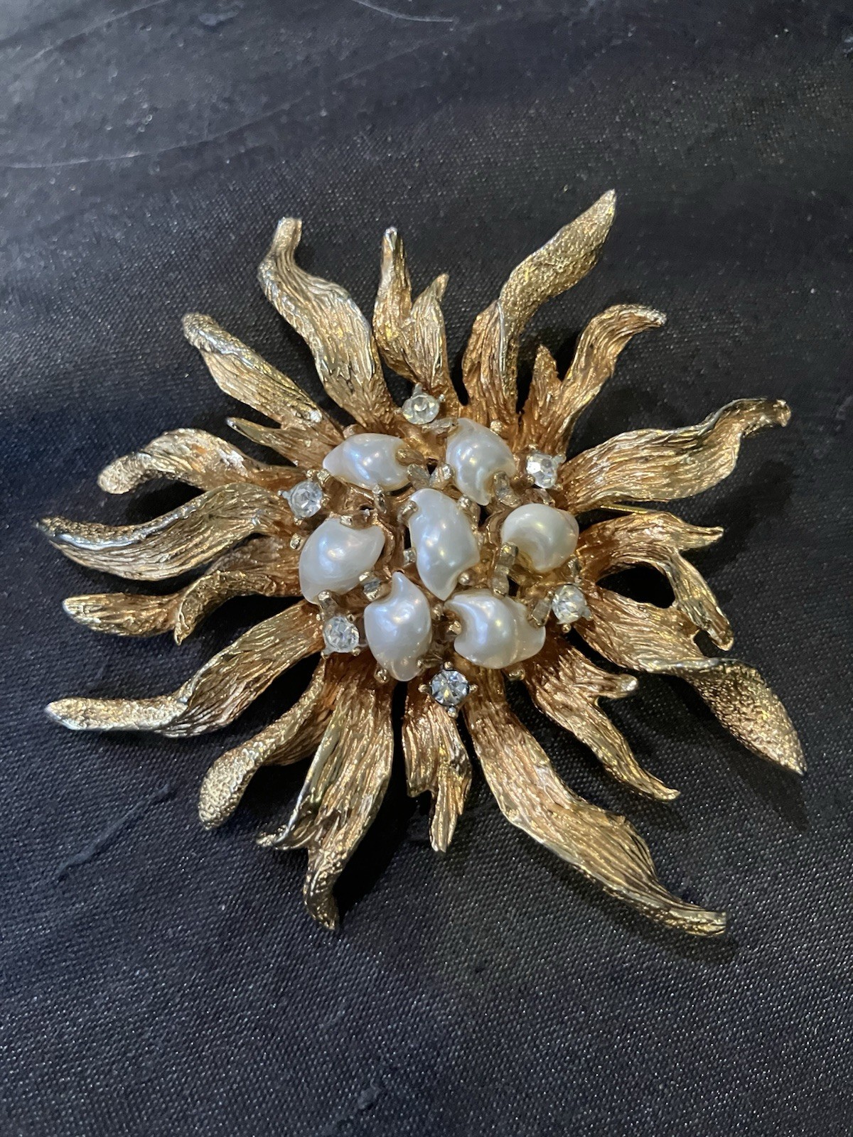 Rare Boucher Anemone Pin Brooch 1960 Starburst Sunburst Baroque Baby Teeth Pearl