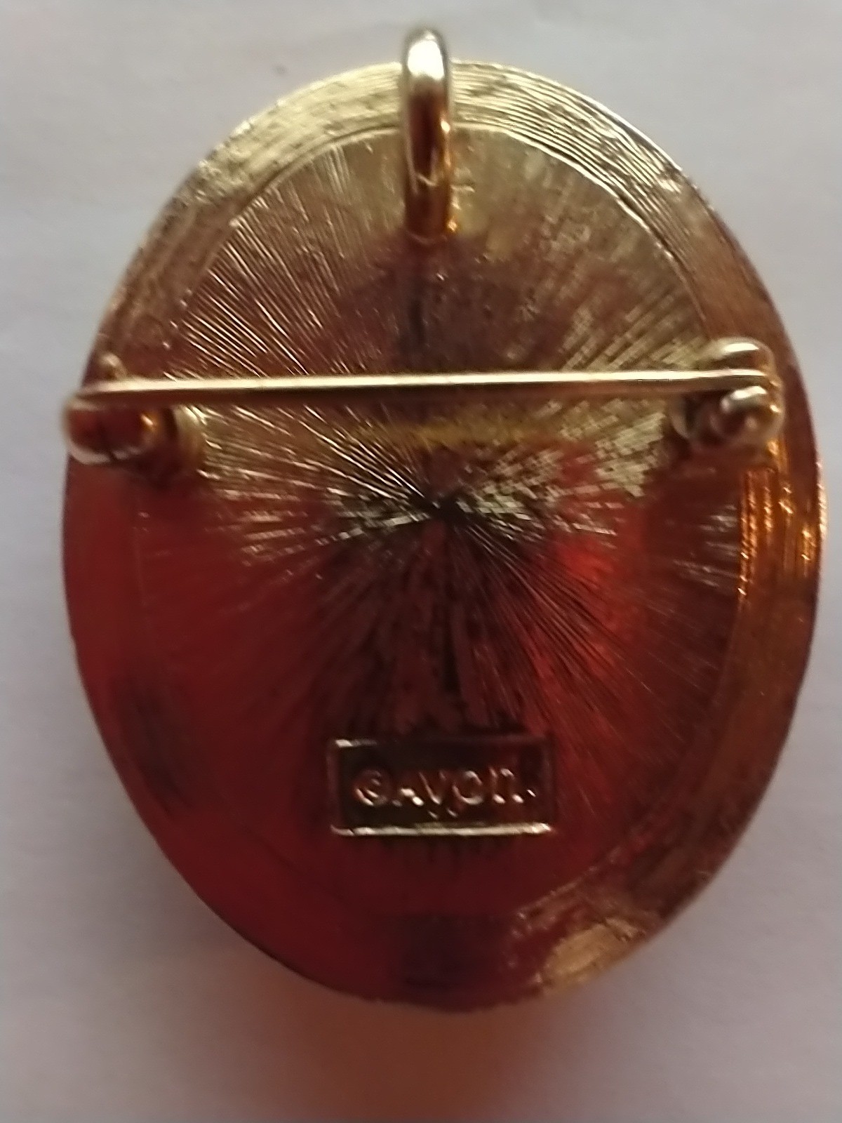 Vintage Shell Cameo Broach/Pendant Gold-Tone + Free Gift