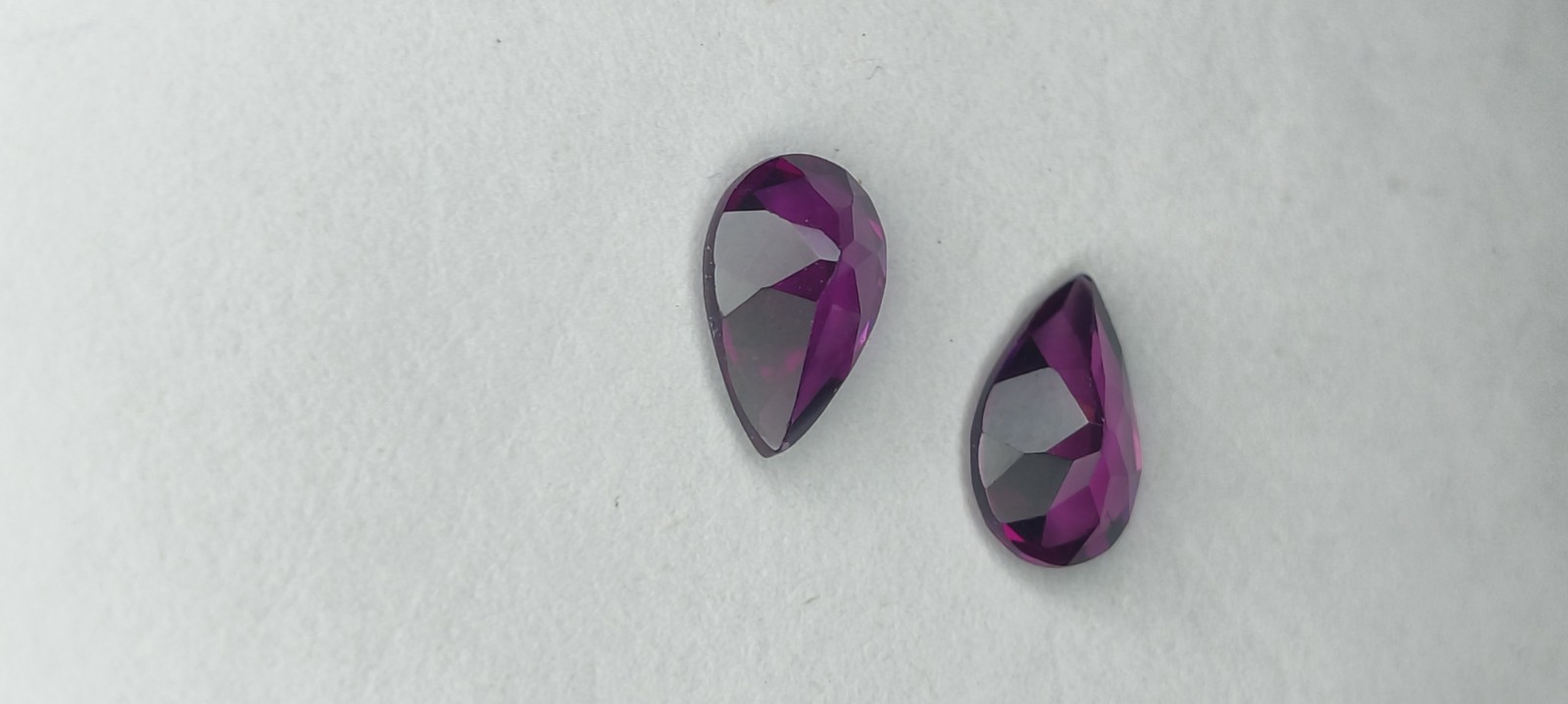 NATURAL 2.00Cts BEAUTIFUL PURPLE GARNET 2 PCS.