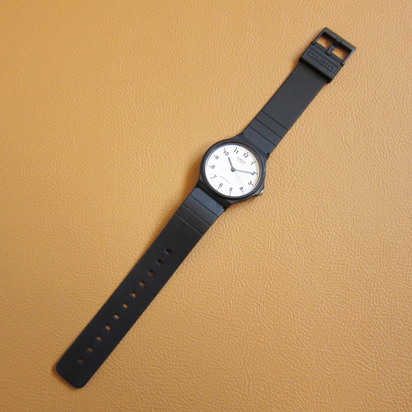 CASIO MQ-24 Unisex Quartz Watch w/ White Dial & Arabic Numerals
