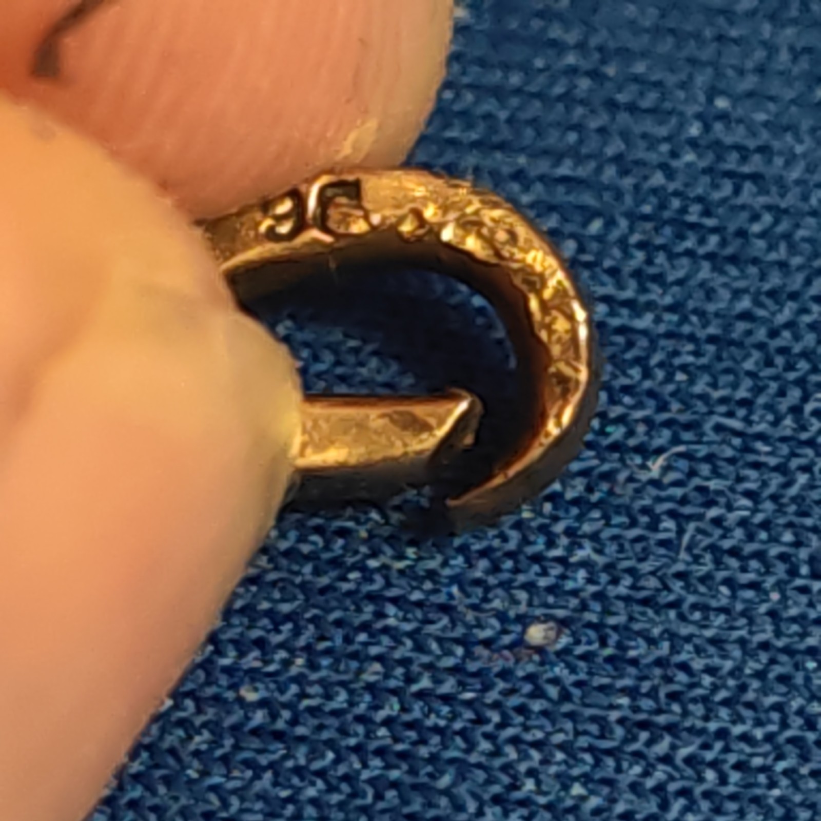 Hallmarked 9ct Yellow Gold Dog Clip In Working Order 1.5g