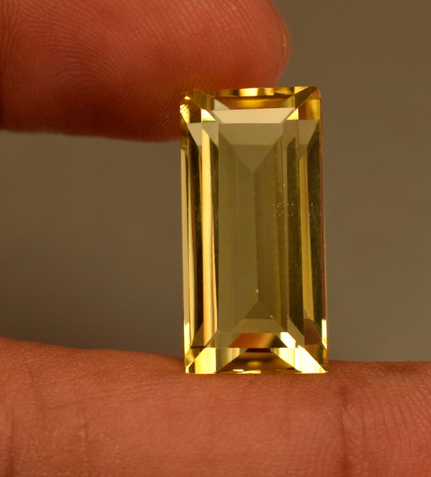 Natural Quartz Green Quartz Faceted Lemon Quartz Baguette Cut 15.70 Ct Certified