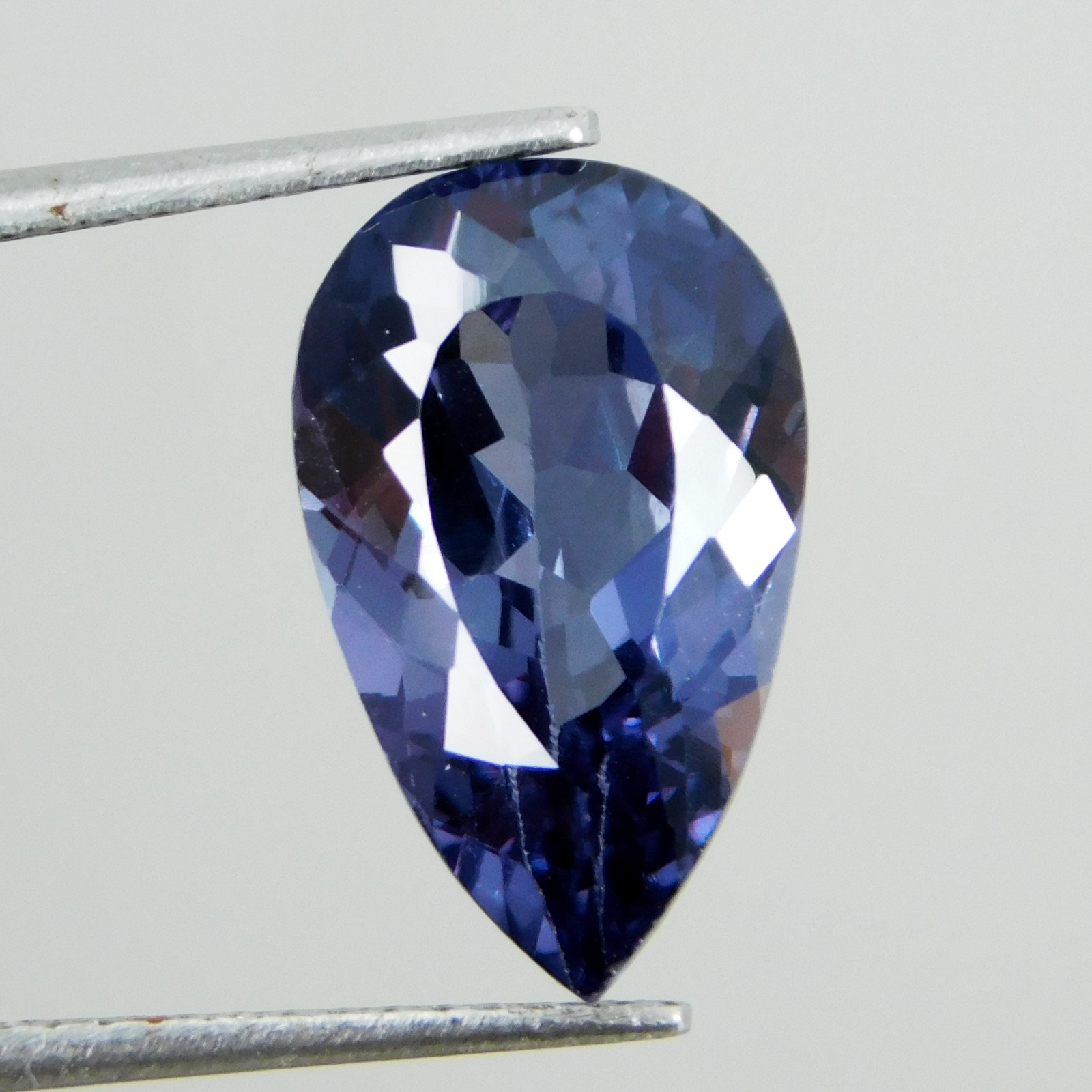 Certified 6.45 Cts Natural Color Change Alexandrite Gemstone From Tanzania