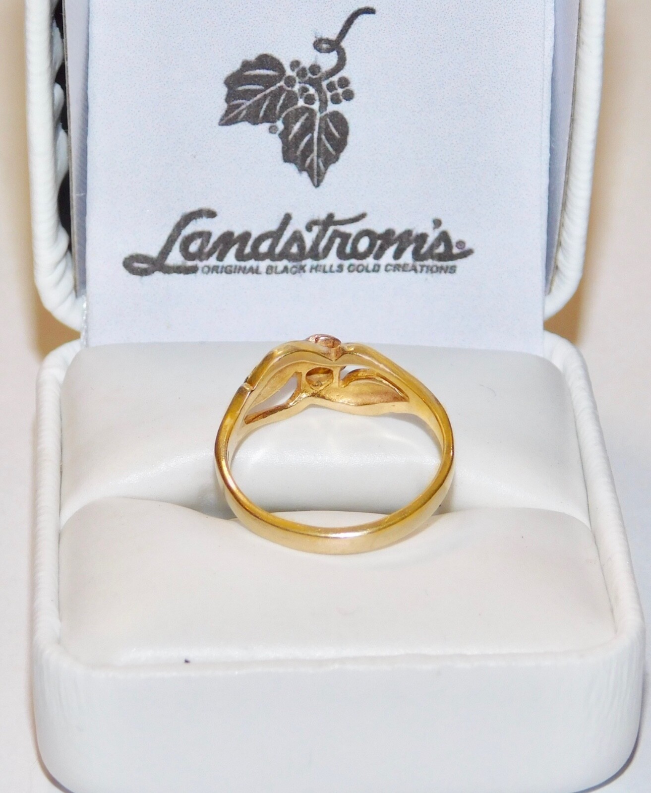 Black Hills Gold 10k Landstrom’s Rose Leaves Ring Size 6 1/2