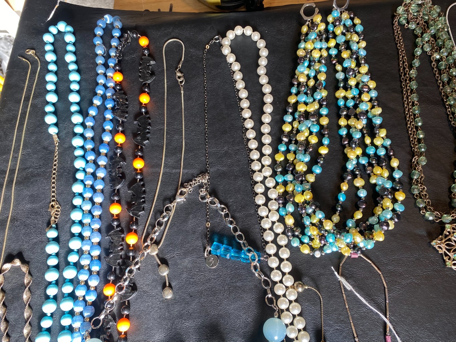 huge lot necklaces jewelry 50+ necklace beaded chain pendant etc. collection N2
