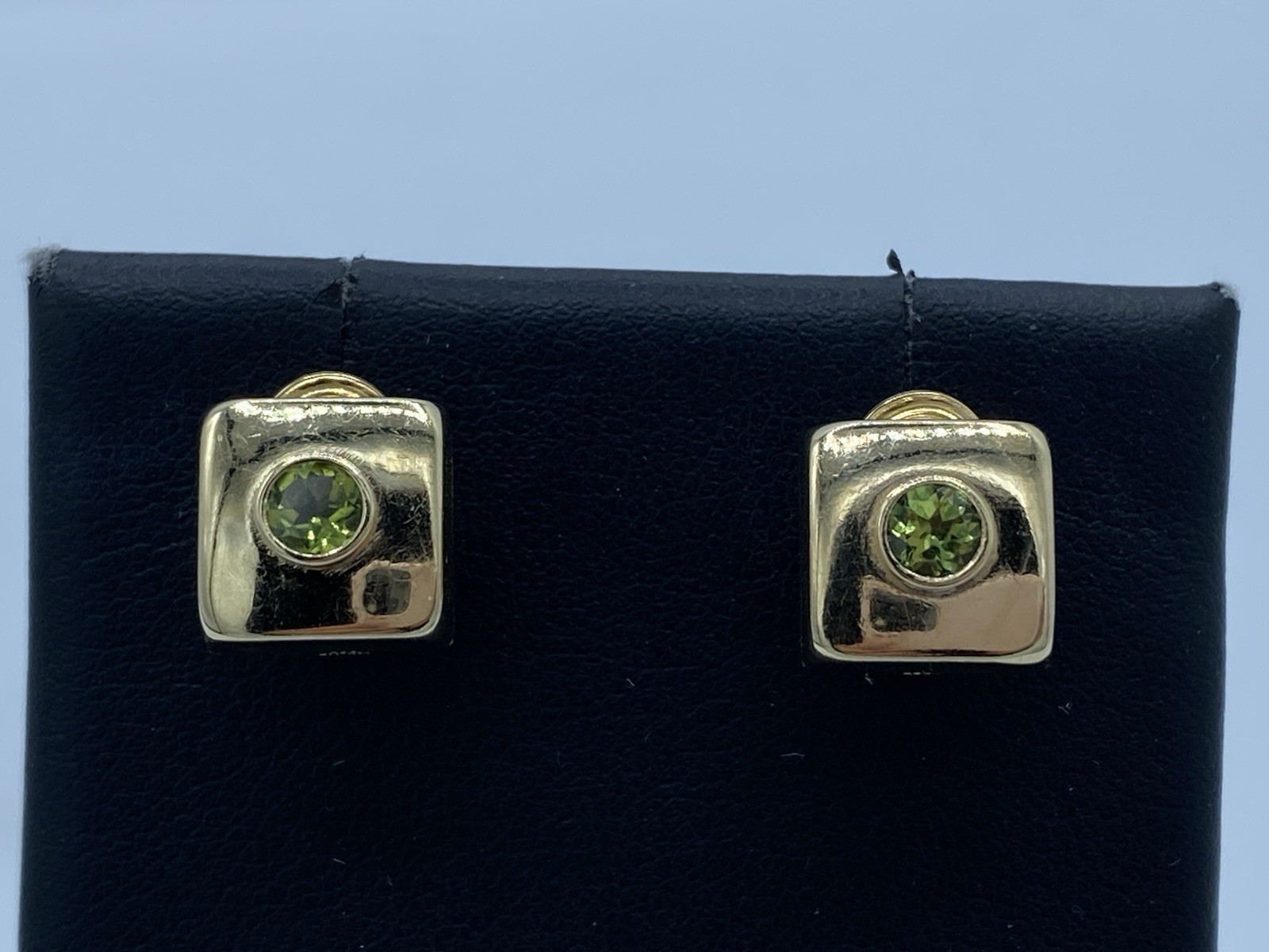14K Yellow Gold Peridot Modernist Square Earrings 2.4 Grams