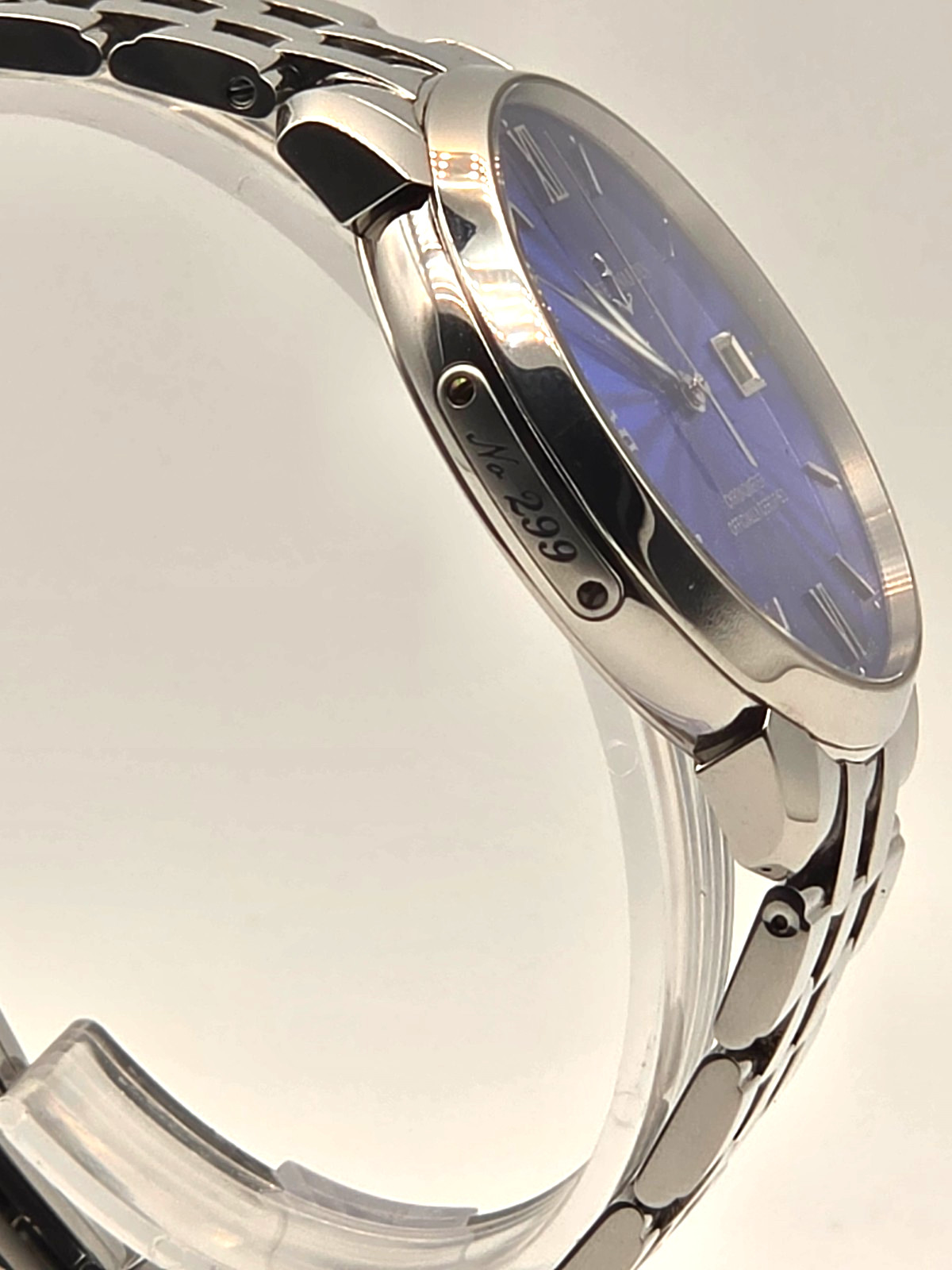 Ulyess Nardin 8153-111 Rare with factory Bracelet
