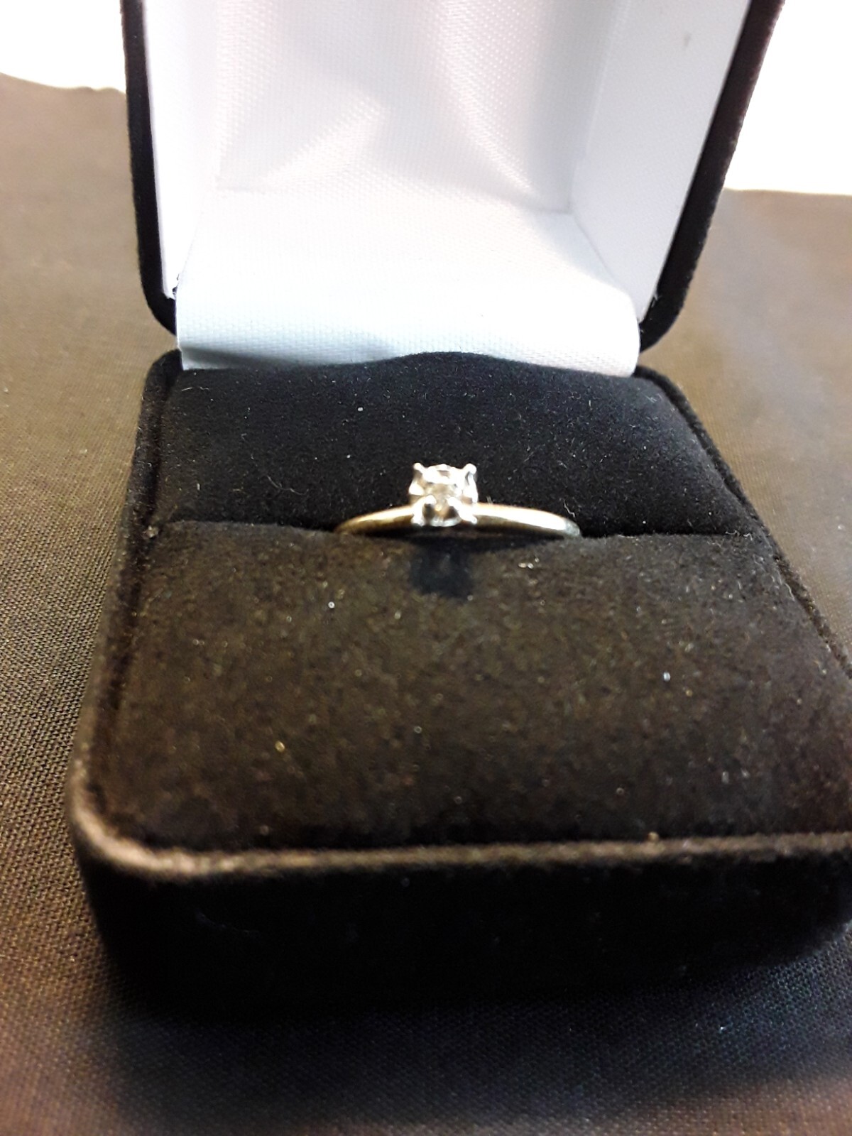 Vintage diamond ring 10K size 5 3/4 Tested Genuine 1OK,NATURAL DIAMOND ! Nice