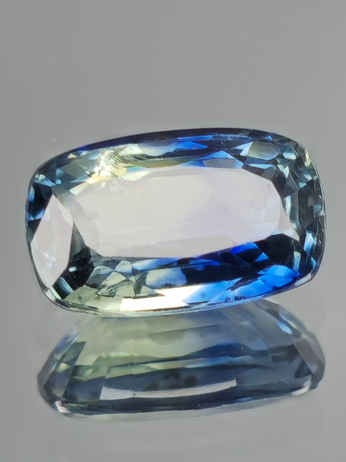 Australian Parti Sapphire 0.90 Tri Colour Teal Blue Yellow Vvs Rectangular Cut ✨