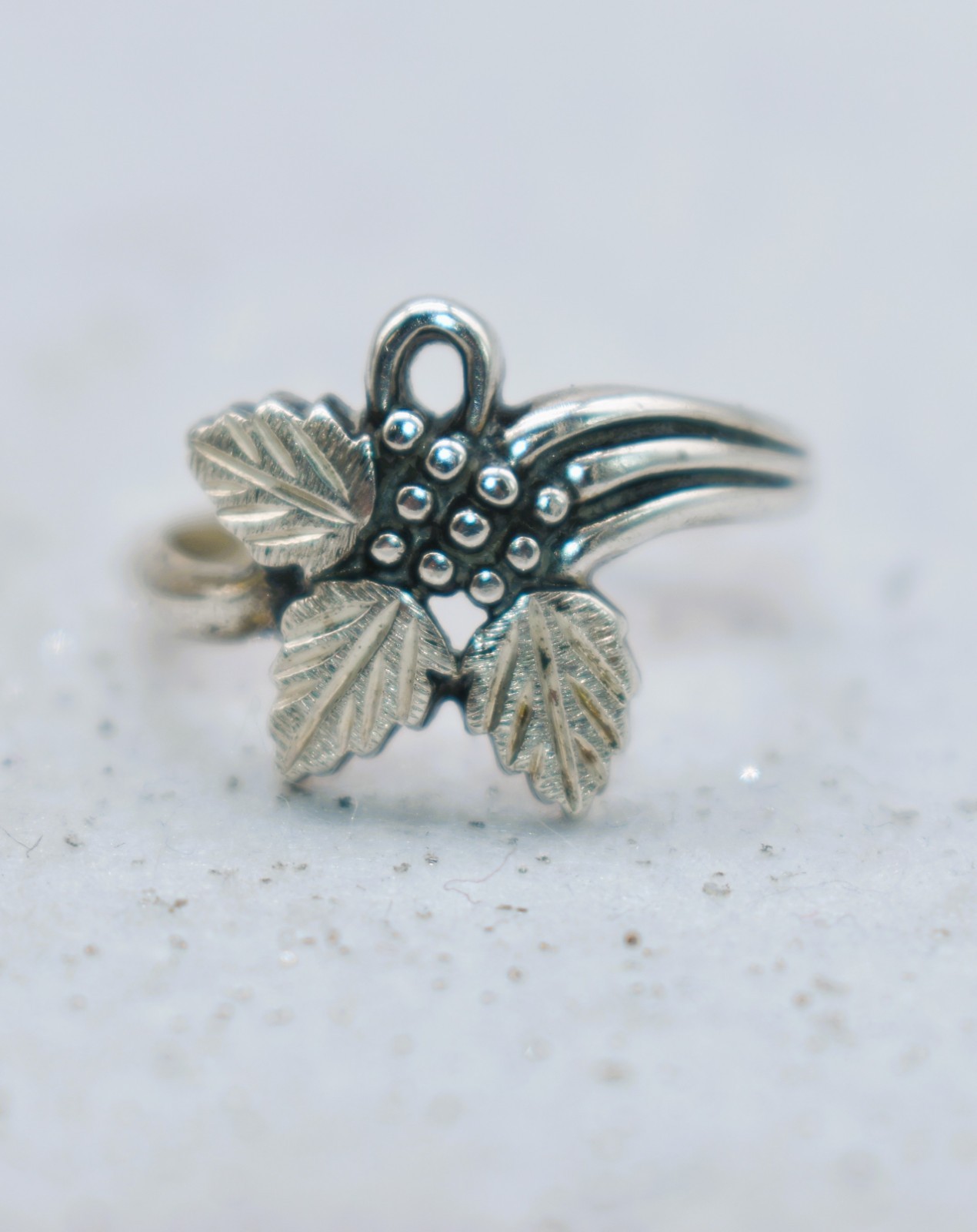 Wheeler Manufacturing Sterling Silver Leaves & Grape Vine Ring Size 6