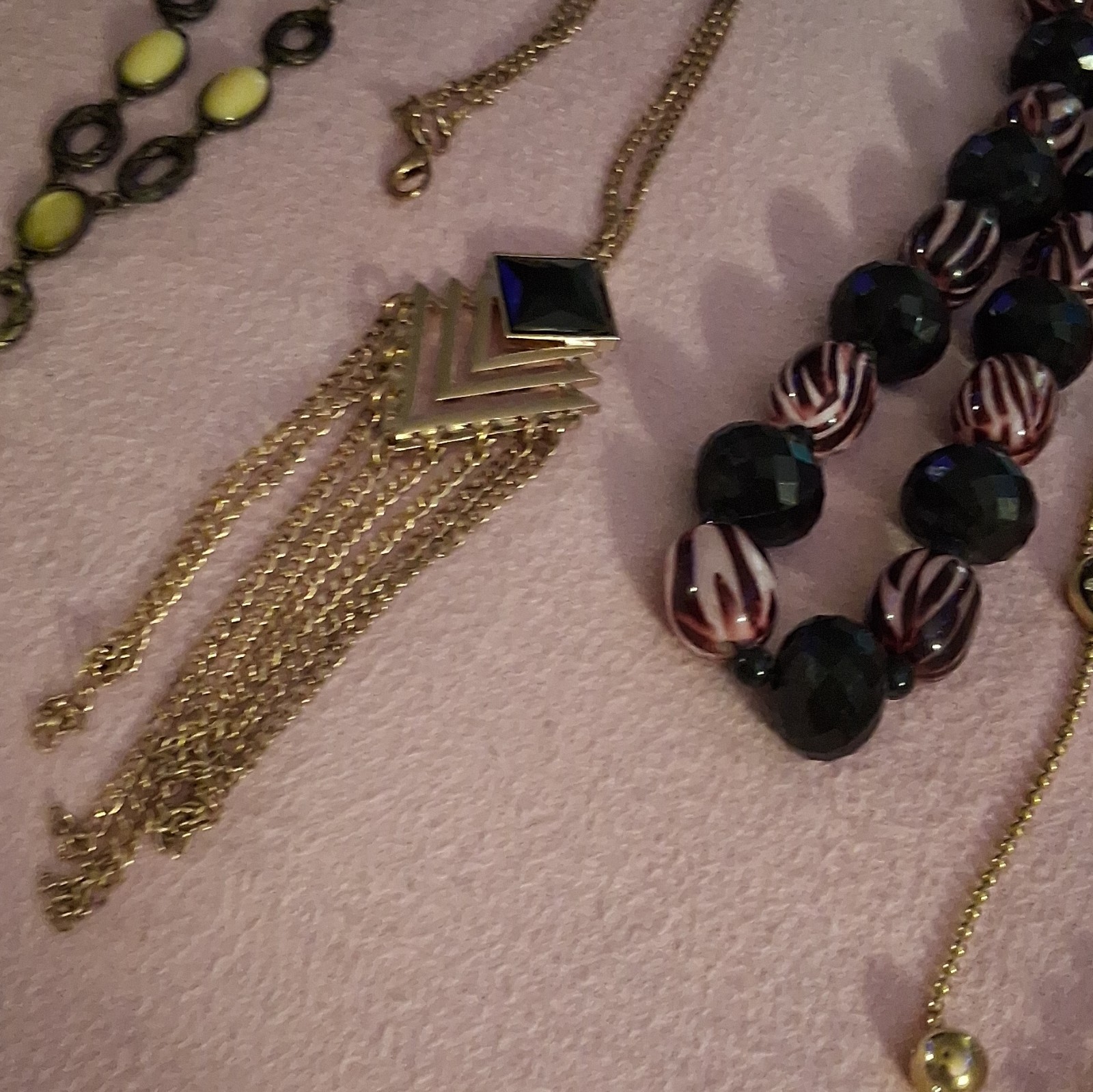 Women’s Fashion Mixed Jewelry Lot of 5- Necklaces/Chain/Bracelet Gold/Black