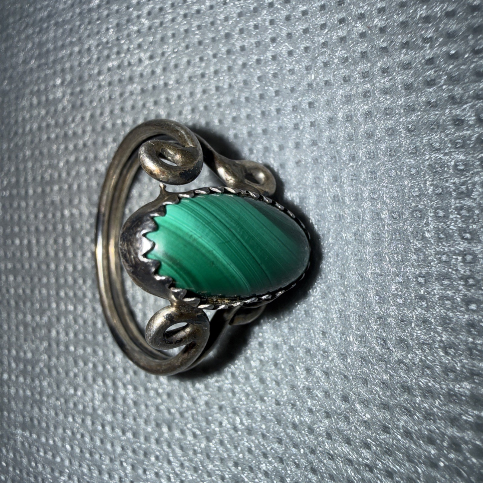 Natural Malachite, 925 Sterling Silver Ring-3.17grams. size 8. Needs Repair.