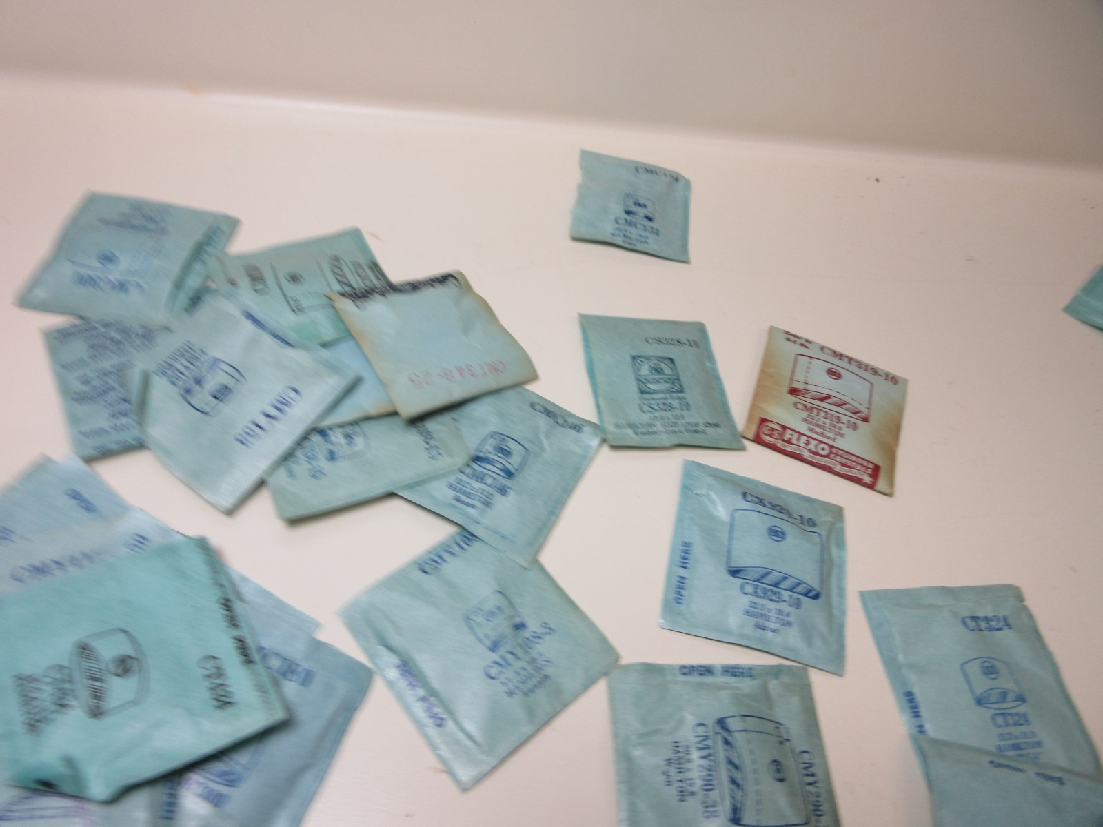 LOT OF 50 G.S WATCH CRYSTALS FOR HAMILTON NEW OLD STOCK FLEXO WATCHMAKER #132