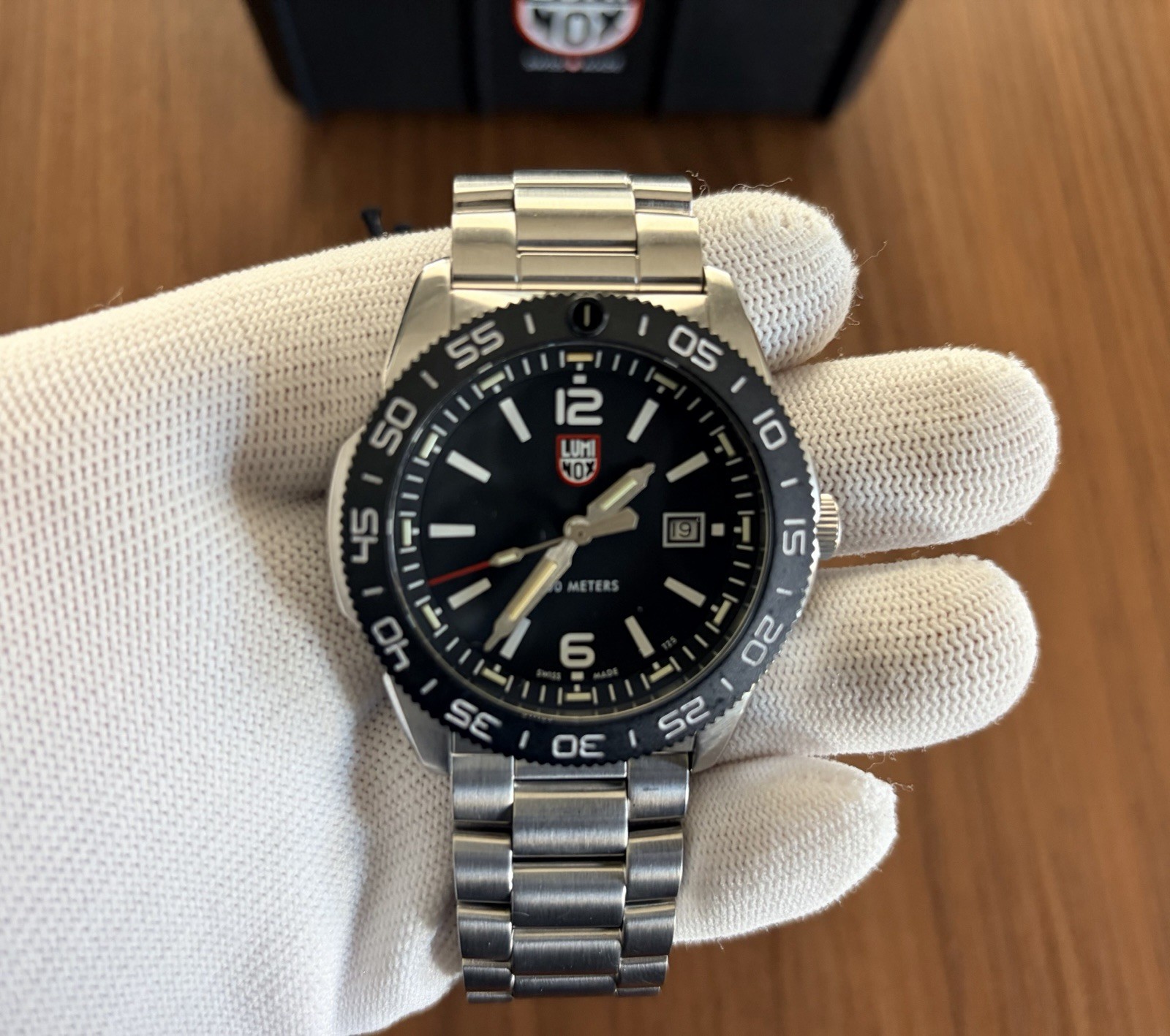 Luminox Pacific Diver Quartz Black Dial 44mm 200m Steel Bracelet Date XS.3122
