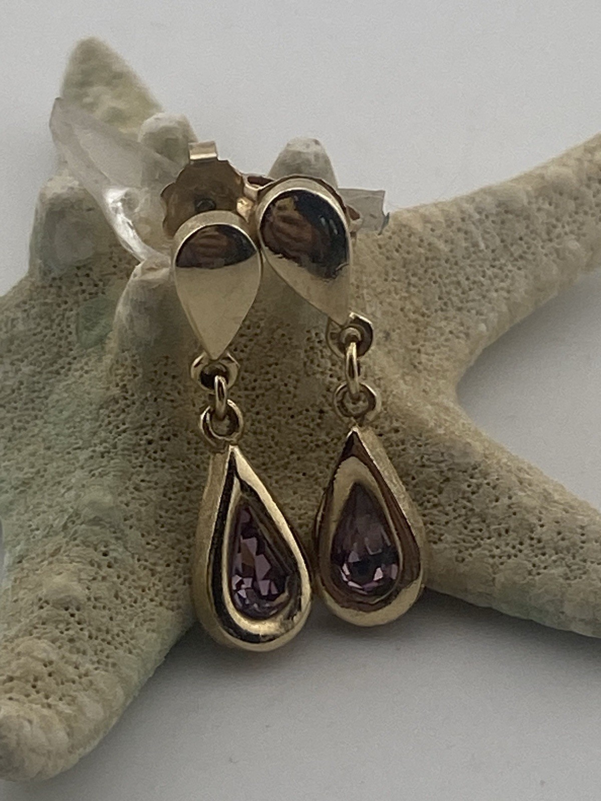 Vtg Avon Faux Amethyst Teardrop Goldtone Necklace & Pierced Earrings