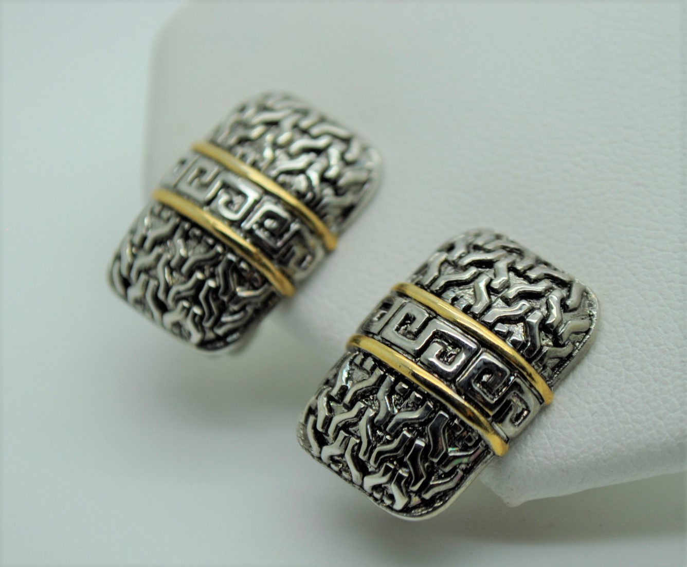 A-21 Modern & Unique CLASSIC Design style Two tone Clip Fashion Earring jewelry