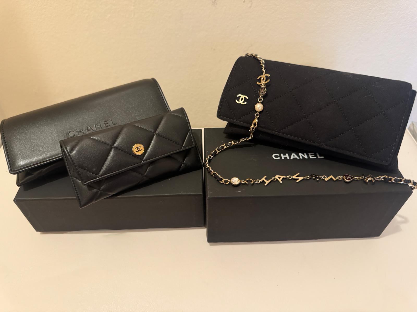 New Chanel Gold/Black Lambskin Chain Necklace/Eyewear Chain, Eyewear Cases/Cloth