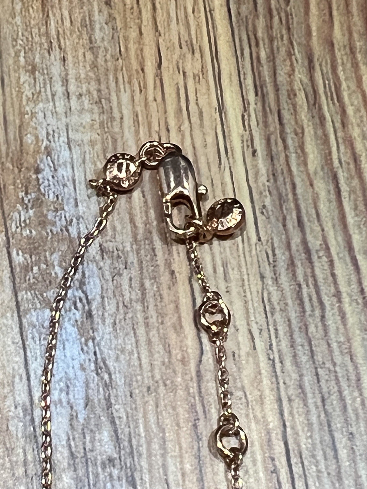 Henri Bendel Luxe Necklace, Rose Gold Tone, Feather Pendant, NWT