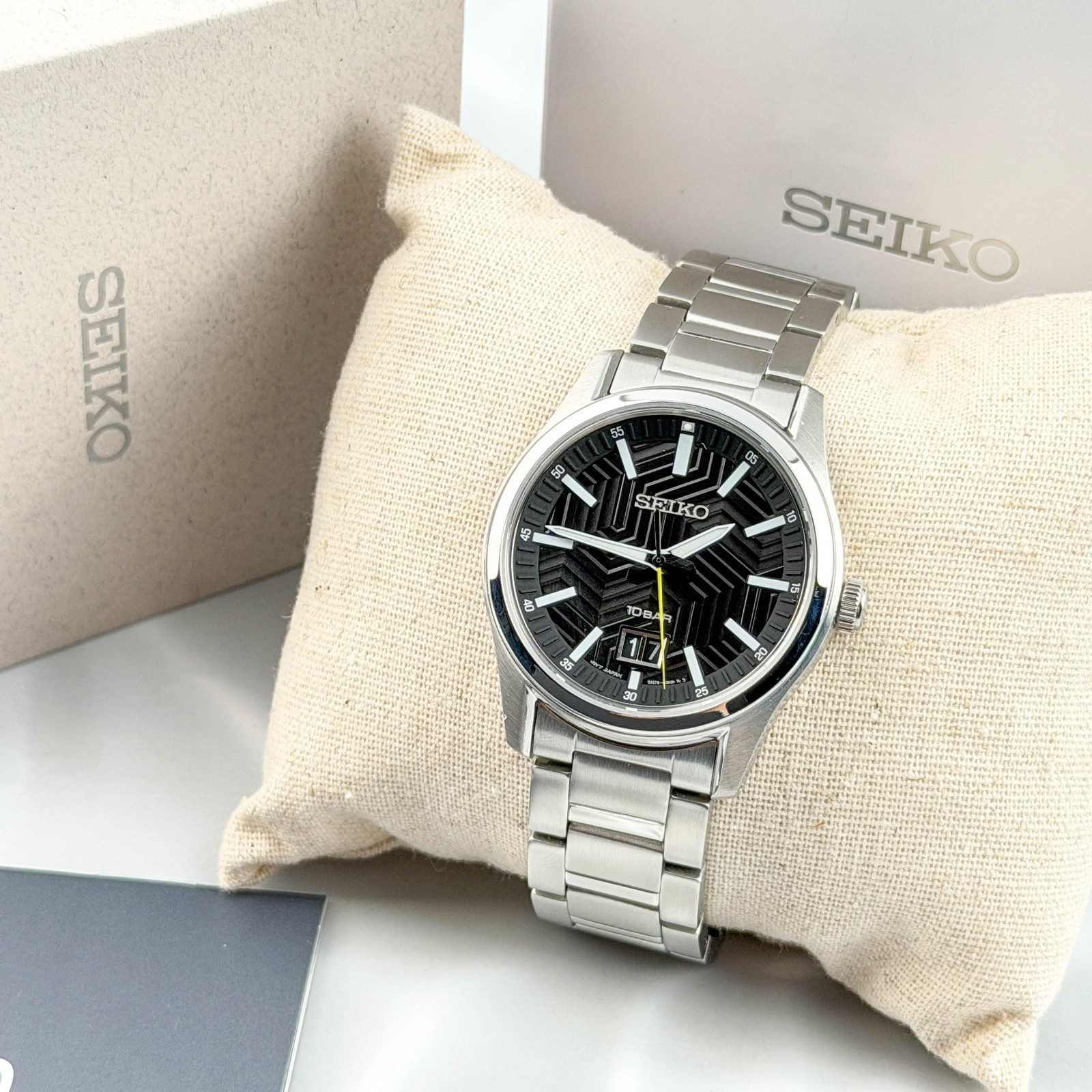 Seiko Essentials SUR535 Men’s Black Dial Stainless Steel Strap Quartz Watch 40mm