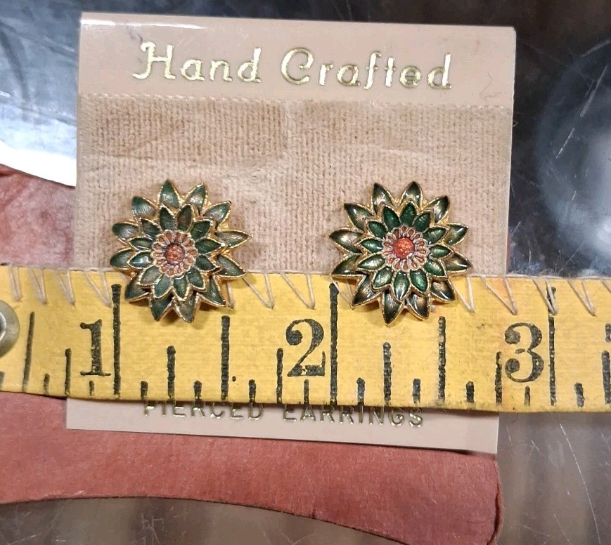 Vintage 1960s 1970s Green Enamel Flower Stud Earrings On Card NOS Mod Retro Boho
