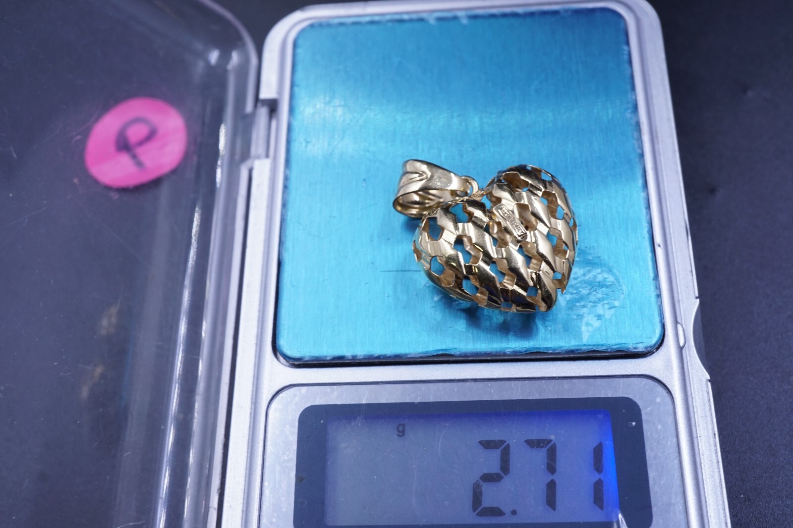 SIGNED 18K Yellow Gold HEART FILIGREE PUFFED Vintage Pendant 2.71g 1.2” L