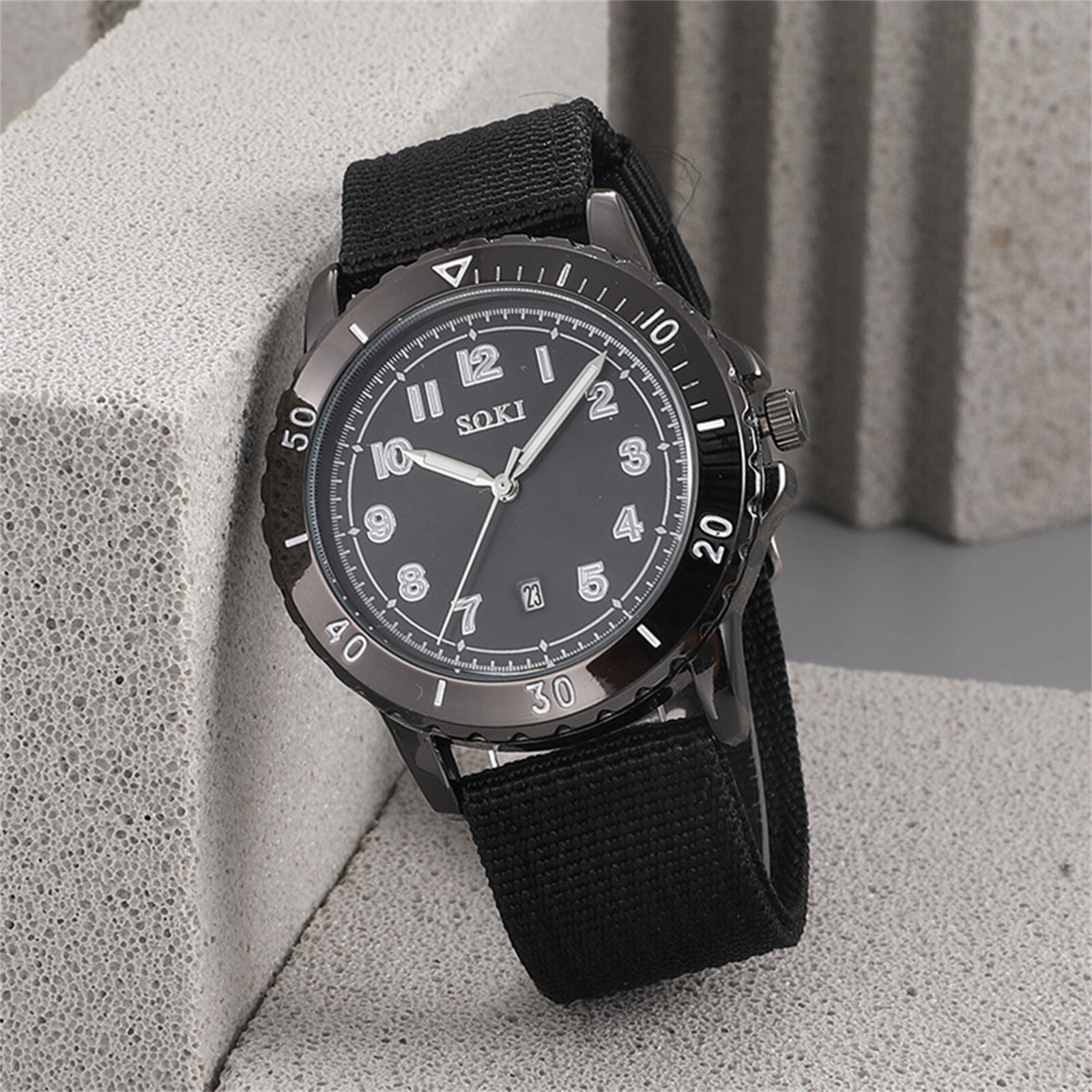 Men Tactical Sports Watch Round Arabic Numeral Dial Date Quartz Nylon Wristwatch
