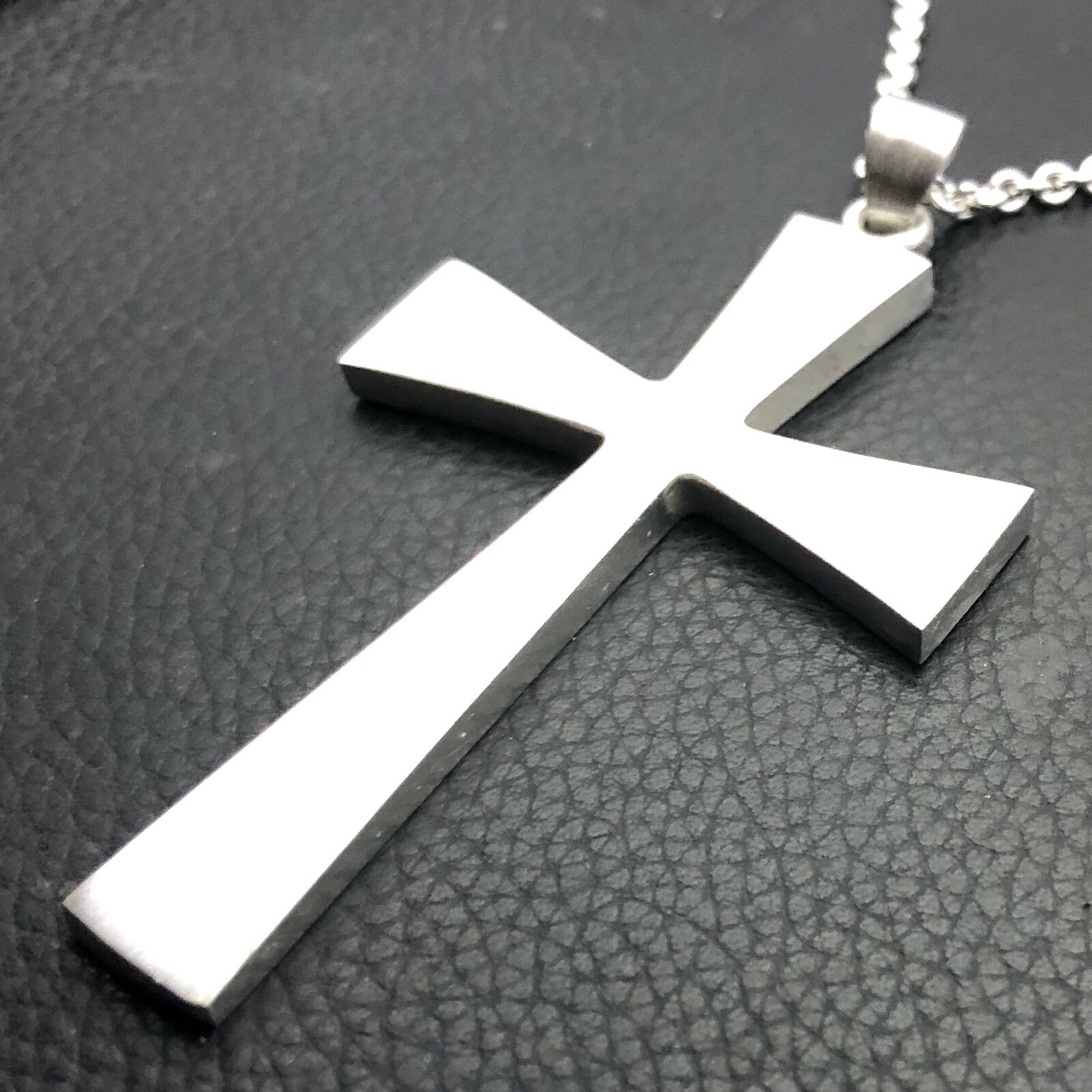 MJG STERLING SILVER 2.5 X 1 3/4″ TONY IOMMI BLACK SABBATH CROSS + CHAIN. 28 G.