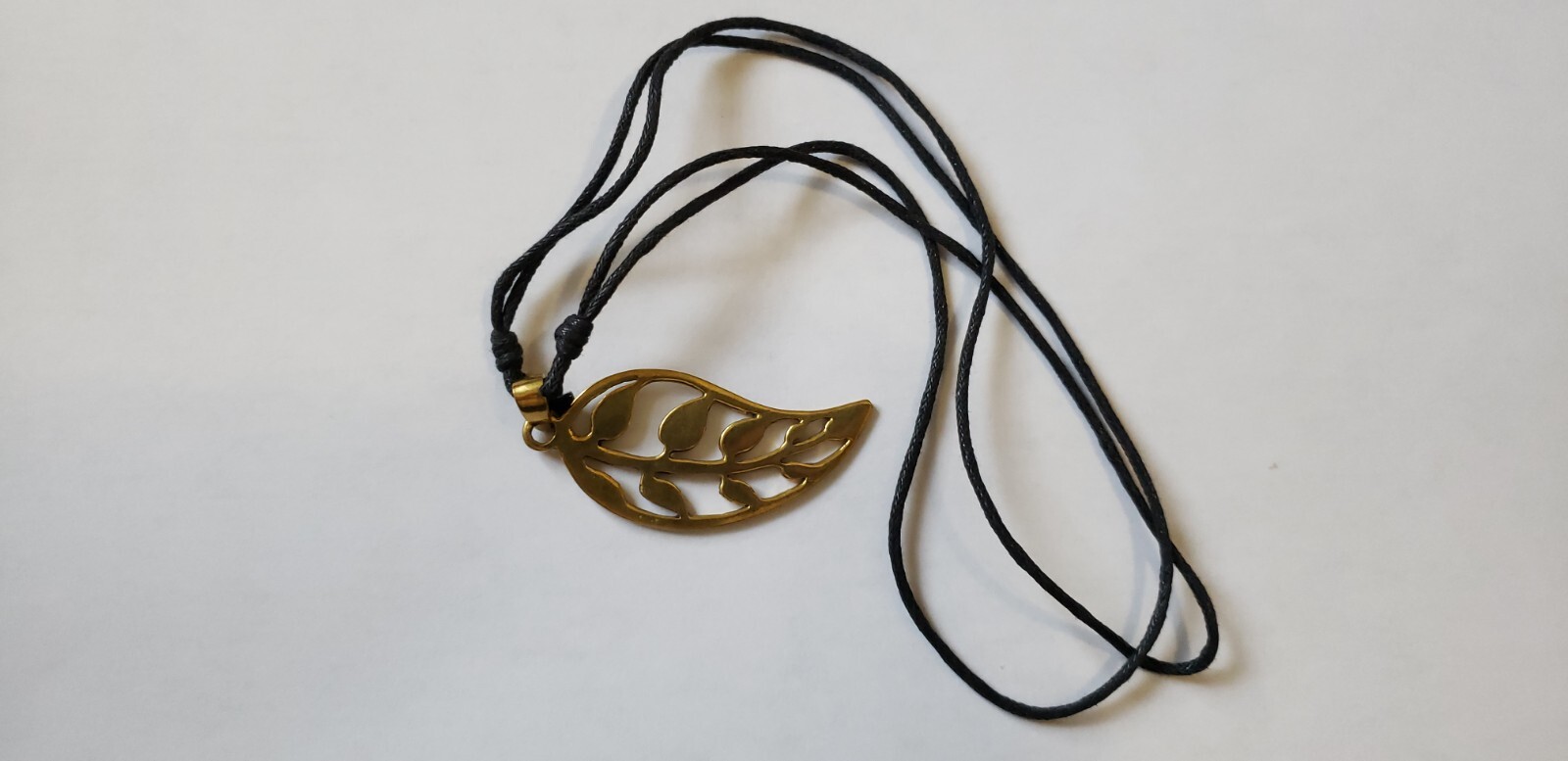 Handmade Southeast Asia Cambodia Ethnic Plant Leaves pendant necklace jewelry