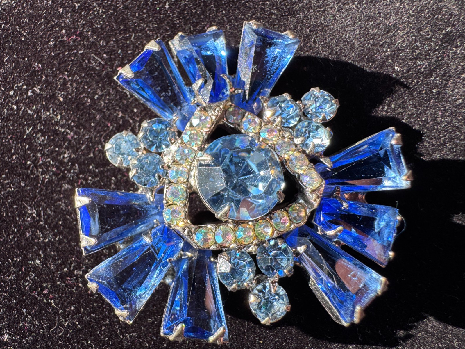 Vintage Juliana D&E Blue Keystone Glass Blue & White Rhinestone Brooch 1960s