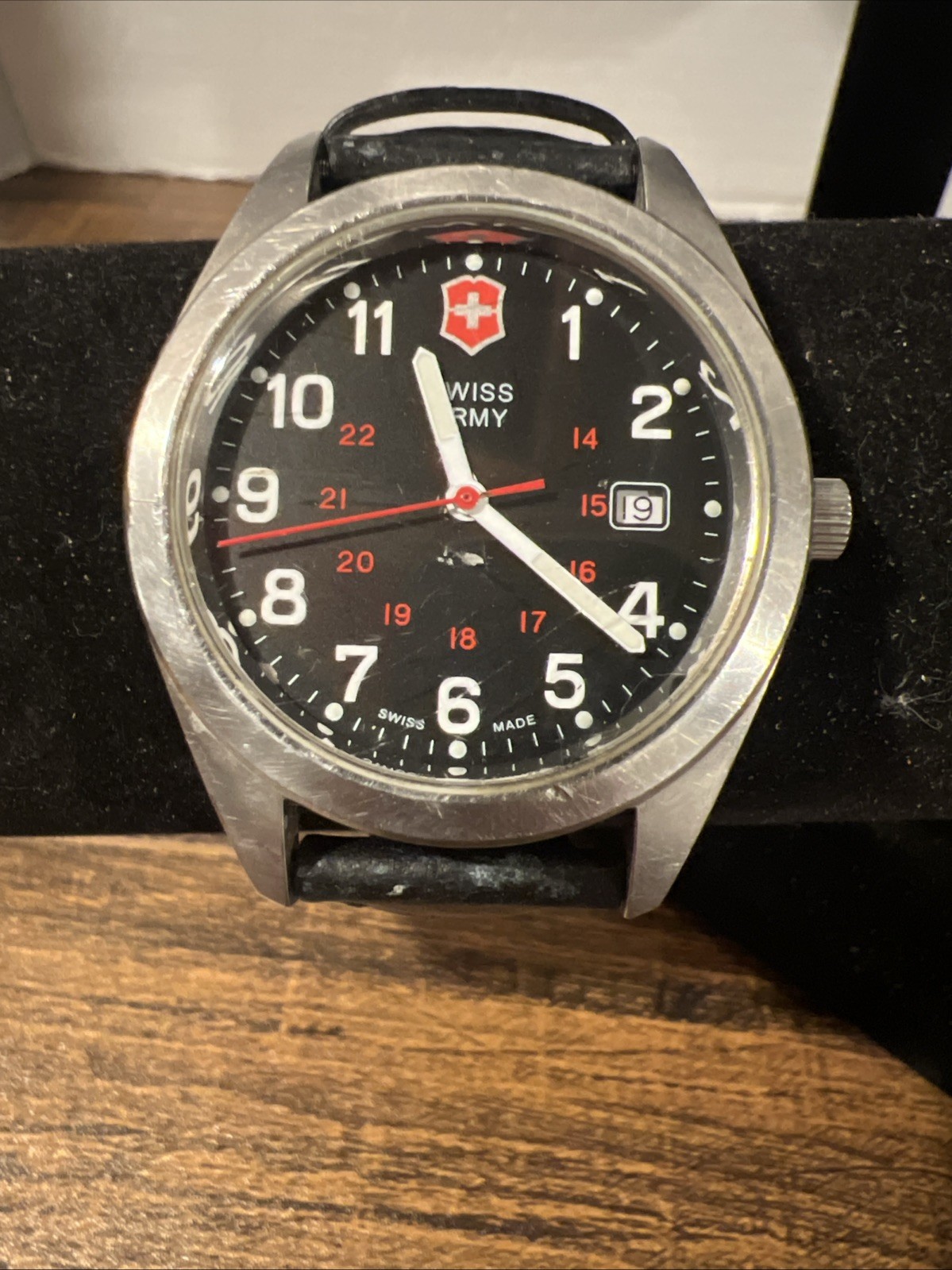 Victorinox Swiss Army Garrison model 241083 Watch Untested