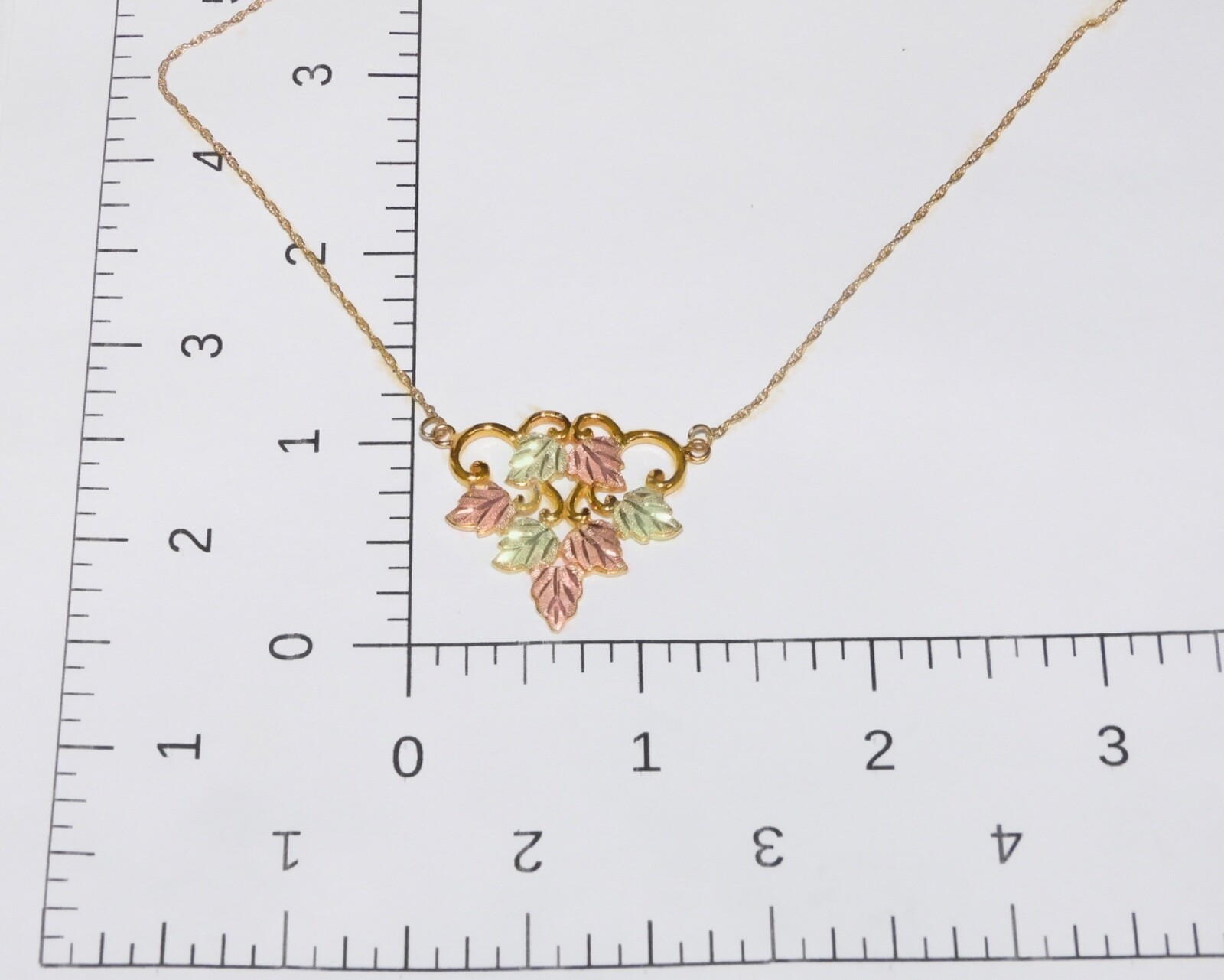 Black Hills Gold 10k Landstrom’s Large Fixed Pendant Leaves Necklace