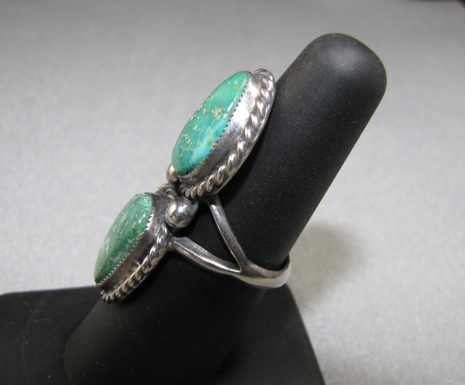 Vintage Navajo Sterling Silver & Turquoise Ring size 7-3/8, 8.8 grams
