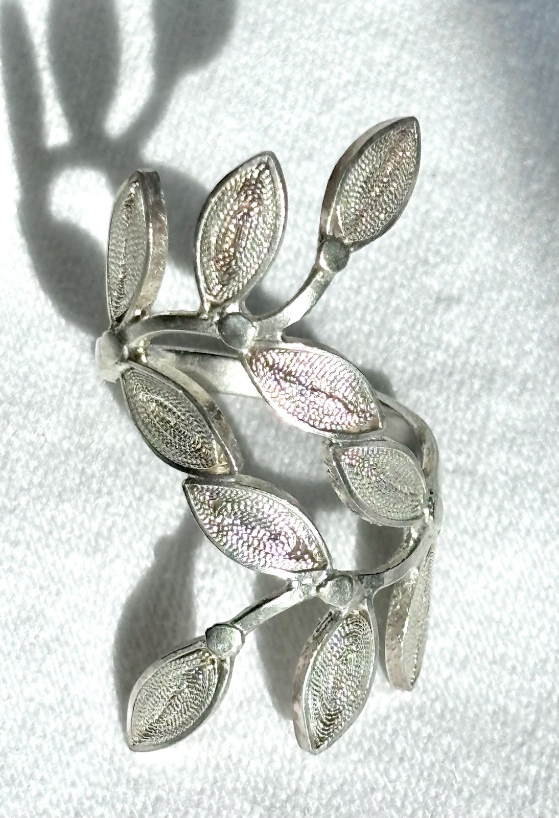 Filigree Leaves Ring – Handmade in 925 Sterling Silver – Mompox Technique