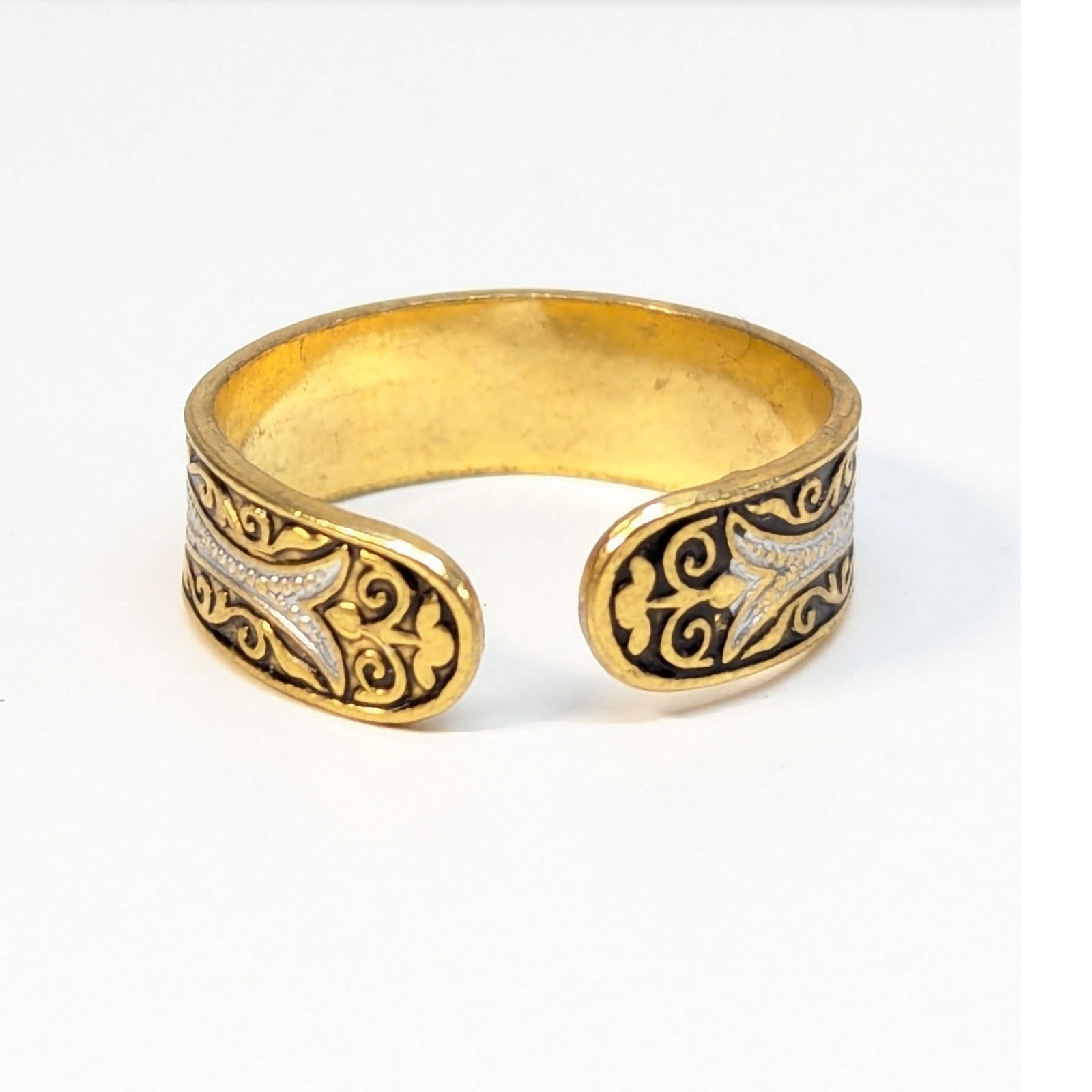 Vintage New Damascene Style Ring Band Size 7 Gold Silver Black Etched Scrollwork