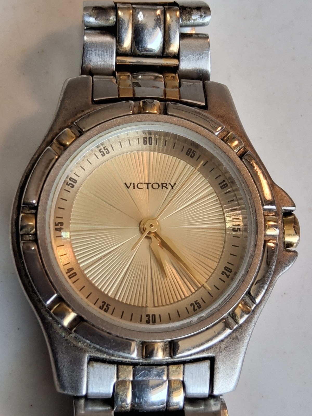 Vintage victory wristwatch goldtone stainless steel Japan movement Untested