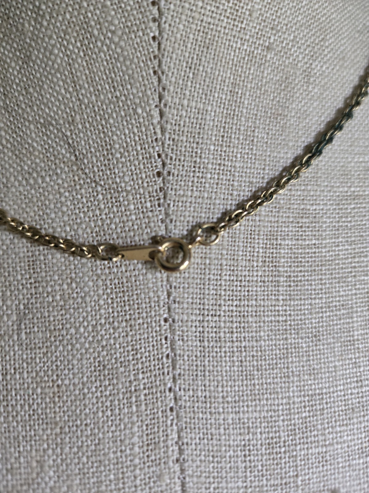 Costume Jewelry Chunky Heart Necklace Gold Tone 16″ Chain. Heart 1.25″ X 1.25″