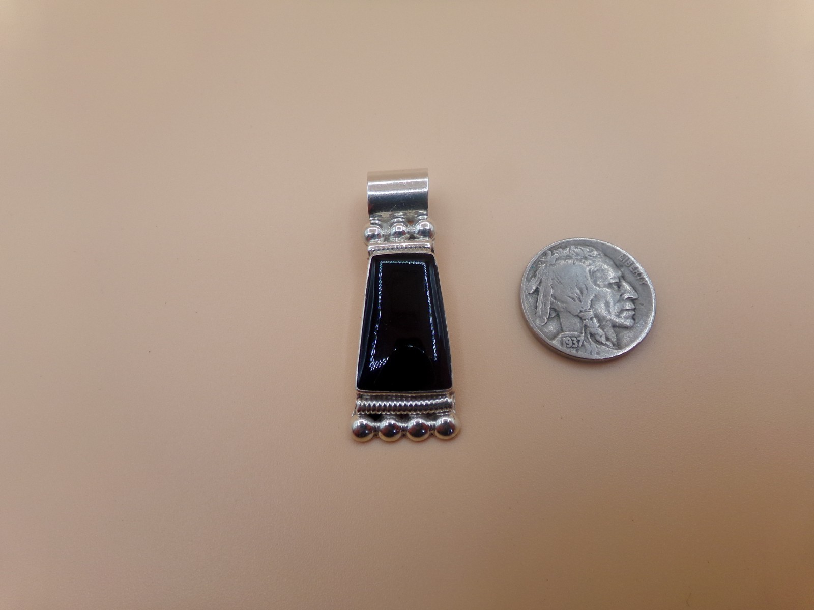 Vintage 925 Sterling Silver Mexico Black Onyx Necklace Pendant 7.68 gr. total
