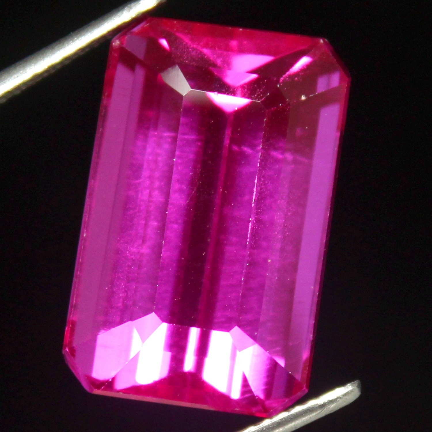 Natural 21.25 Ct Certified Utah Red Beryl Bixbite 18×12 MM Emerald Gemstones