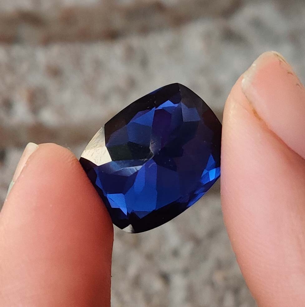 Certified 13.40 Ct Natural Madagascar Blue Sapphire Unheated Gemstones VVS