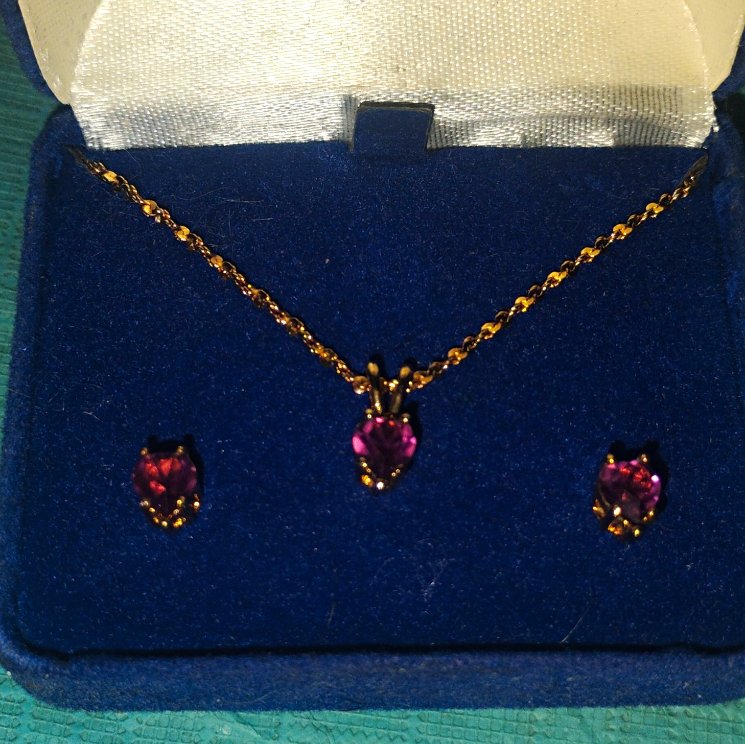 Gold Jewelry Set Purple Heart Necklace & Earrings From 50s-60s Never Worn