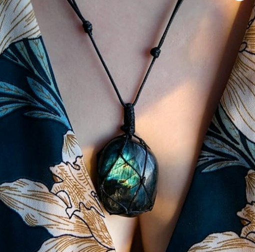 Natural Labradorite Pendant Necklace Healing Reiki Amulet Gift for Women & Men
